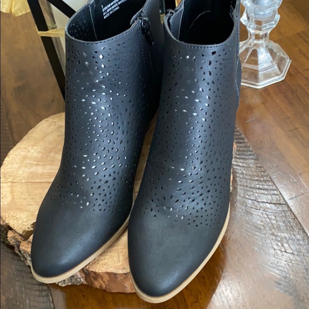 Cato Booties - Picture 7 of 7